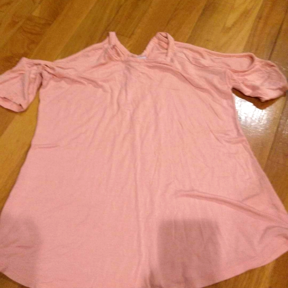 Cold shoulder top